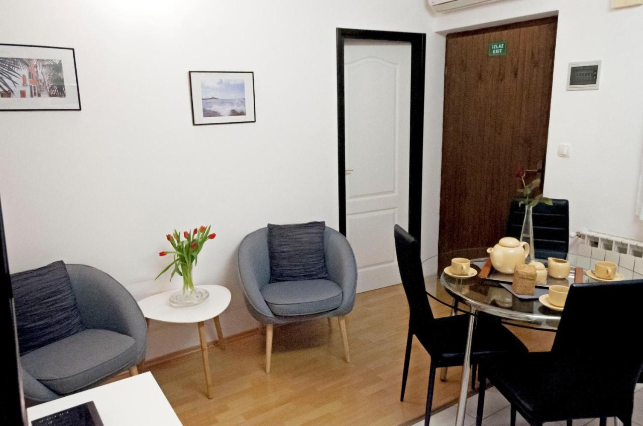 Apartment Rosa 1 โรวีน ภายนอก รูปภาพ