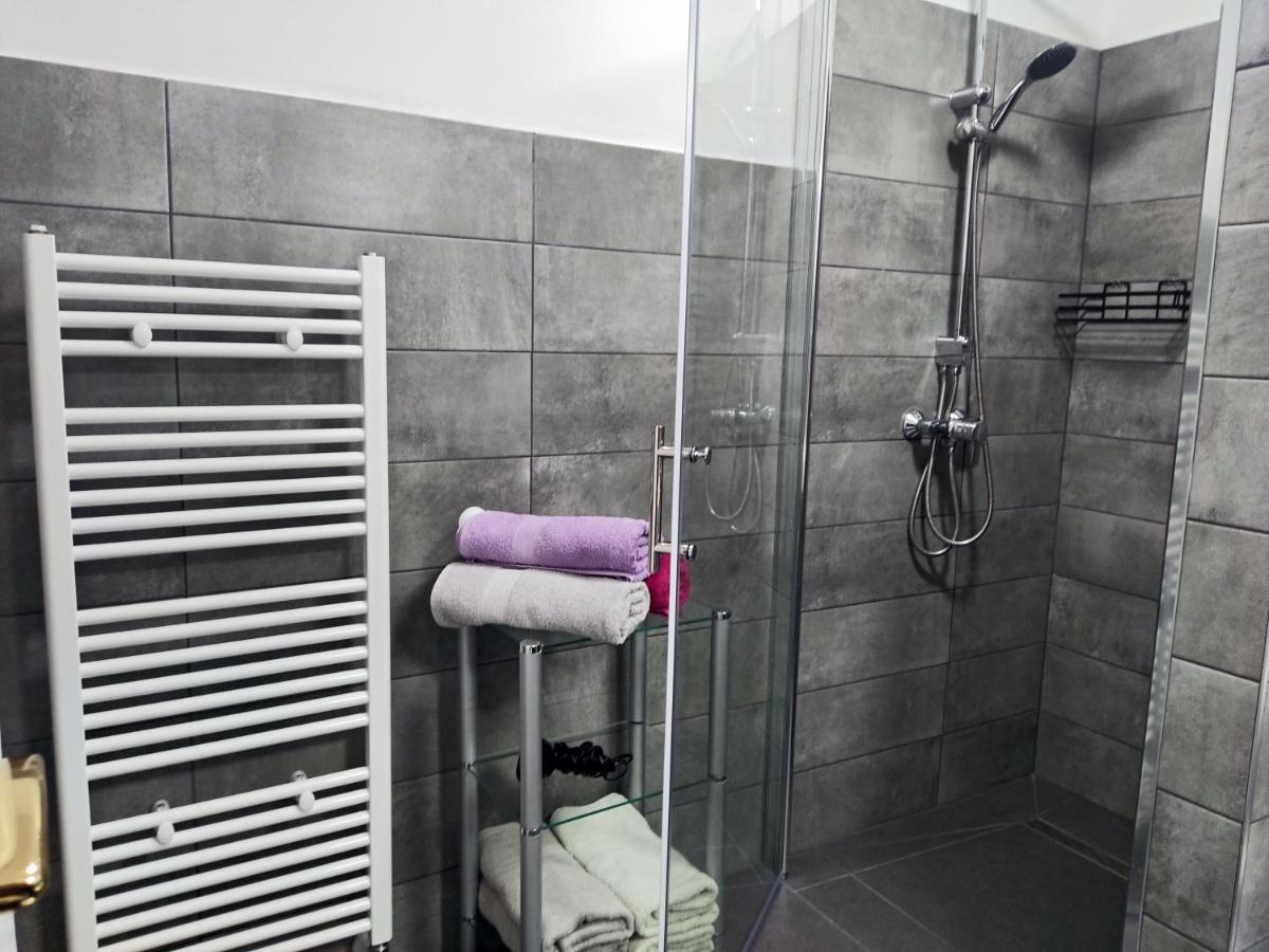 Apartment Rosa 1 โรวีน ภายนอก รูปภาพ